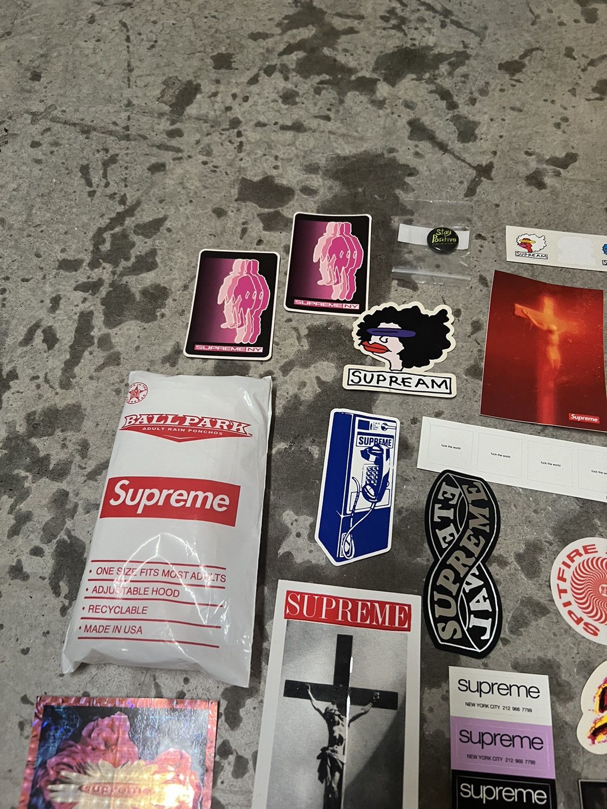 Supreme Supreme sticker and freebie accessory lot. Size ONE SIZE - 5 Thumbnail