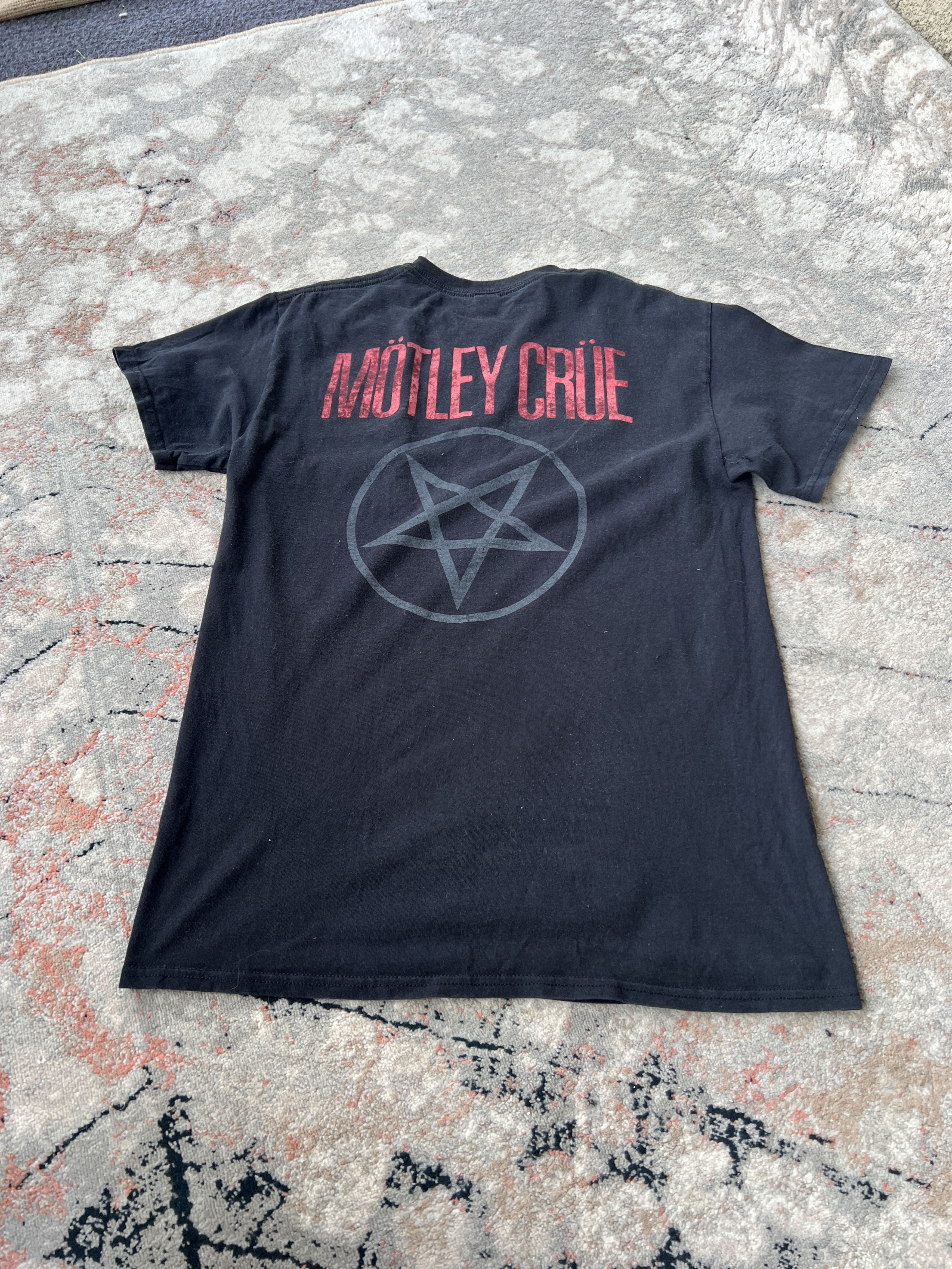 Band Tees Motley Crue Shout At The Devil 2010 Tee Size US M / EU 48-50 / 2 - 5 Thumbnail