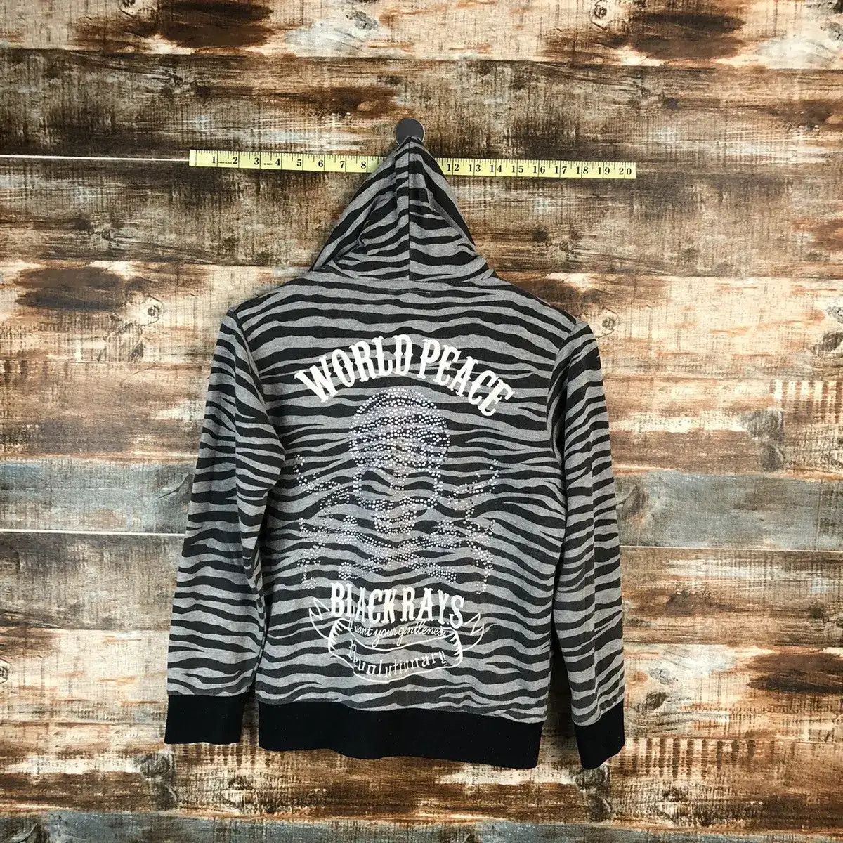 Japanese Brand DLL Bee Box Black Rays zebra Stripe skull Hoodie #A1571 Size US S / EU 44-46 / 1 - 1 Thumbnail
