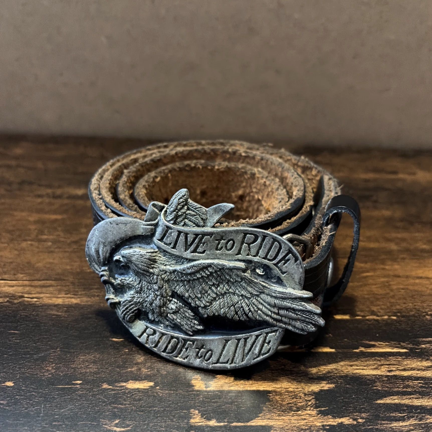 Vintage VINTAGE Motorcycle Belt Black Engrained Leather Pewter Buckle Live To Ride 38-40 Men? Women? Size ONE SIZE - 2 Thumbnail