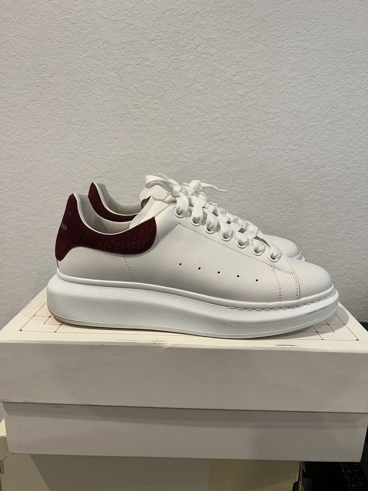 Alexander McQueen Alexander McQueen Oversized Maroon White Size US 10 / EU 43 - 1 Thumbnail