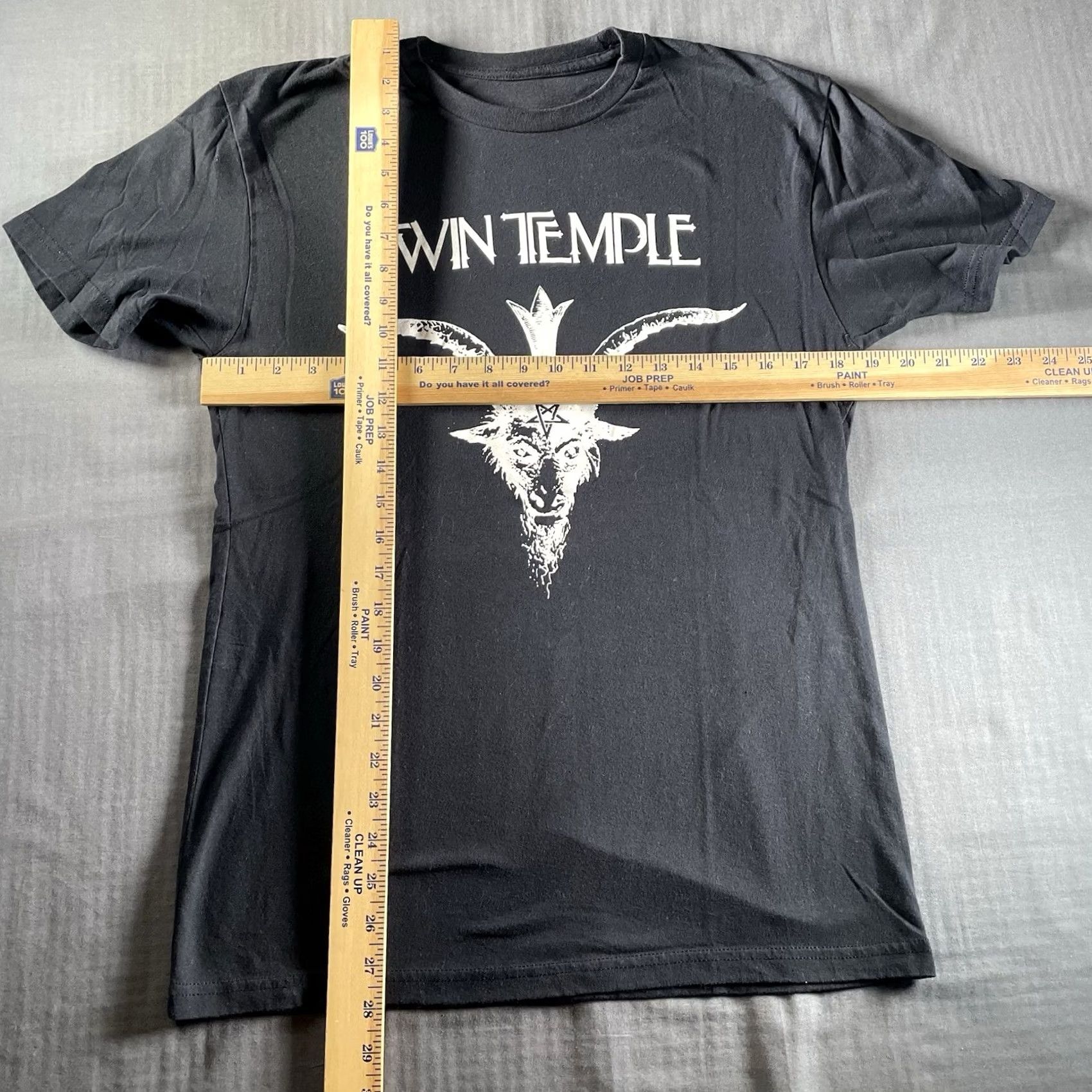 Gildan Nike Shirt Mens Medium American Rock Horror Goat Music Tee Size US M / EU 48-50 / 2 - 4 Thumbnail