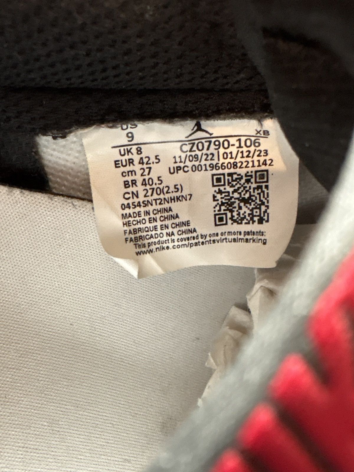 Jordan Brand Jordan 1 Retro Low OG Black Toe Size US 9 / EU 42 - 7 Thumbnail