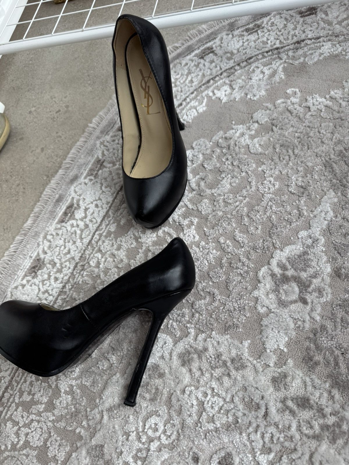 Yves Saint Laurent Saint Laurent (YSL) Tribute Platform Pumps in Black Leather Size US 7 / IT 37 - 7 Thumbnail