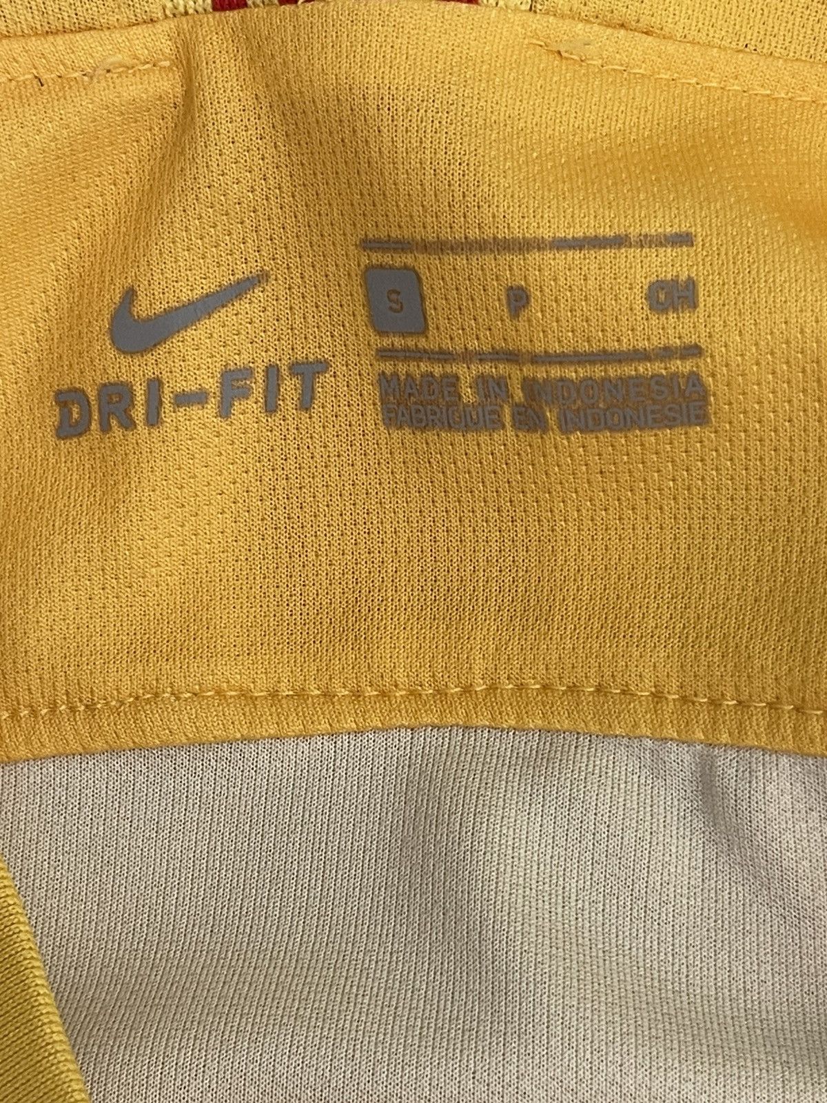 Nike Nike FC Barcelona LIONEL MESSI🇦🇷 2019/20 away jersey Size US S / EU 44-46 / 1 - 5 Thumbnail