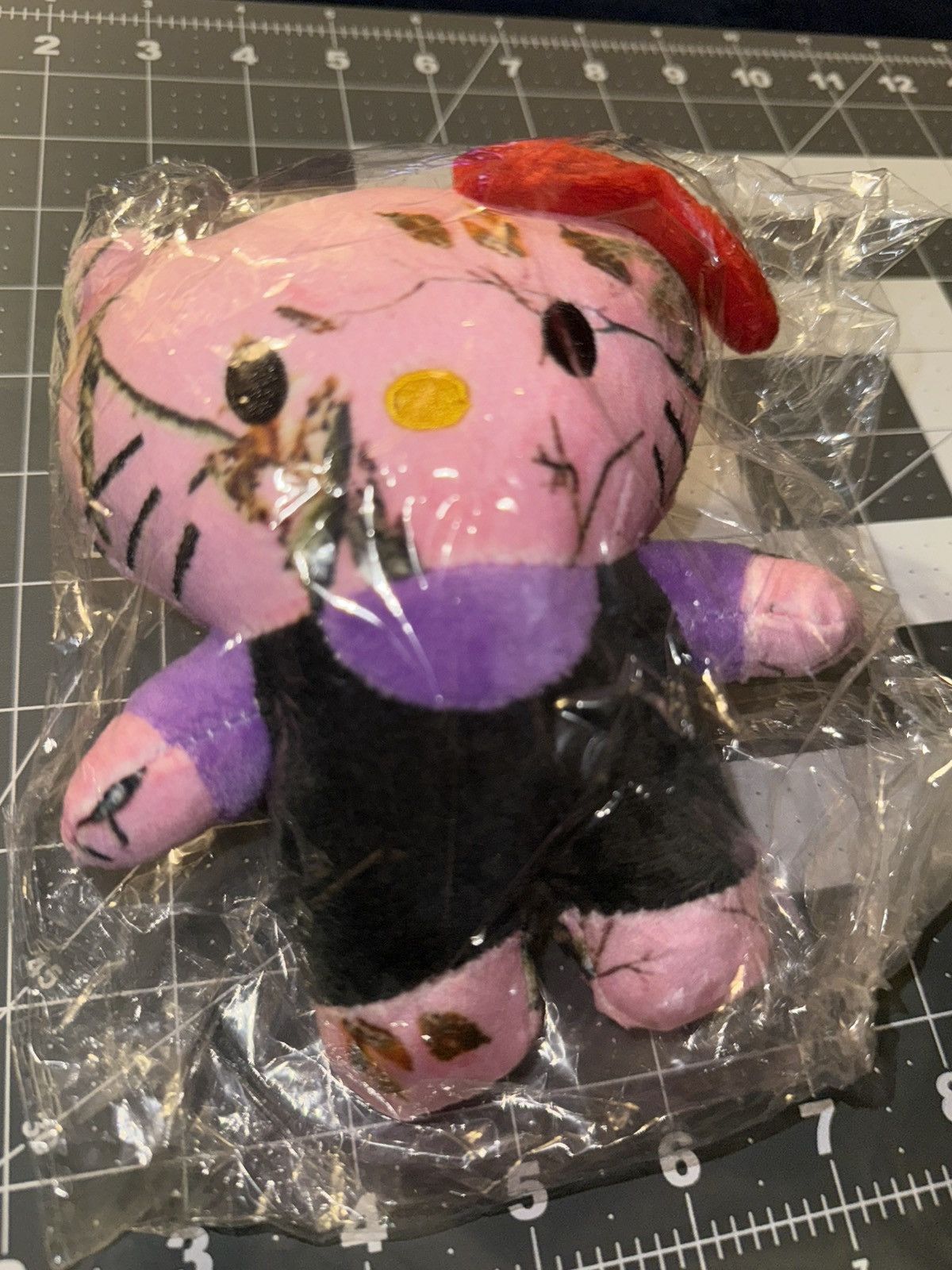 Other Asspizza Fake Tree 6’ Plush Hello Kitty Size ONE SIZE - 1 Thumbnail