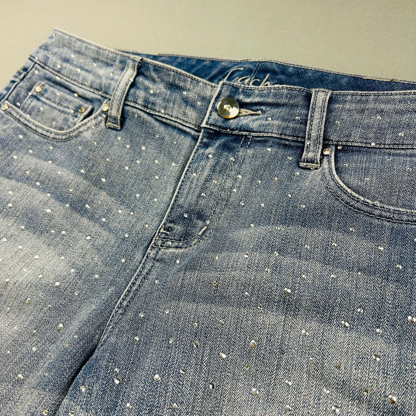 Vintage Y2K Cache Jeans All Over Rhinestone Studded Cropped Capri 6 Size 28" / US 6 / IT 42 - 4 Thumbnail