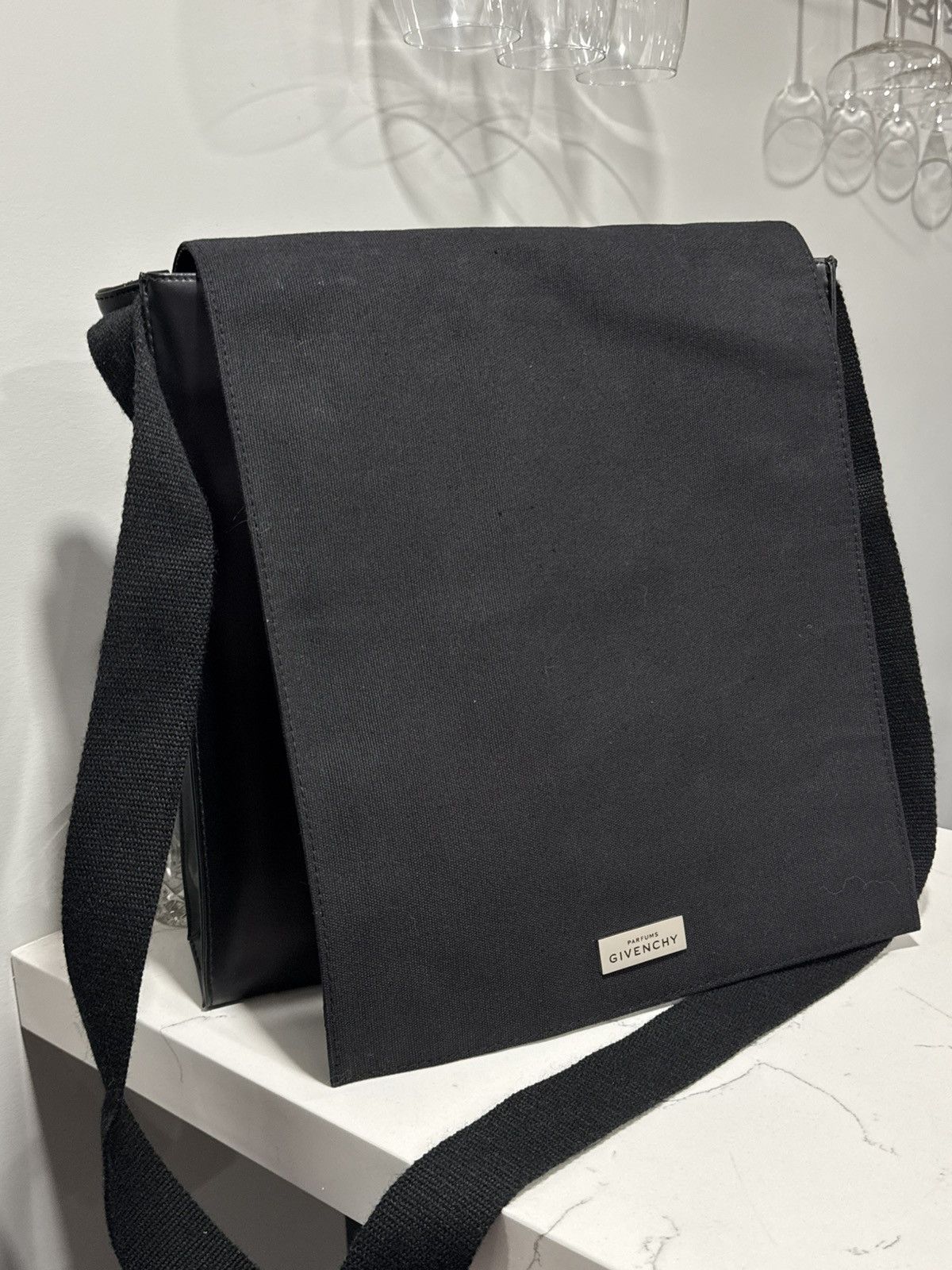 Givenchy GIVENCHY Parfums Black Canvas Messenger Bag – VIP Gift Size ONE SIZE - 3 Thumbnail