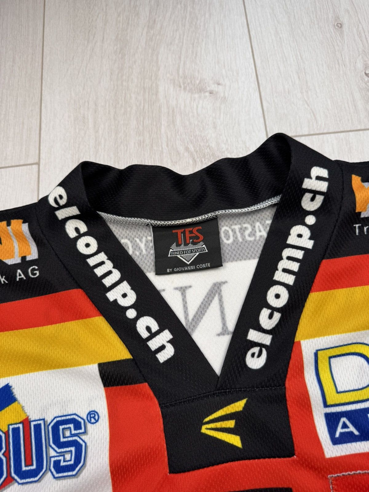Other MATCHWORN SIGNED EHC BASEL 2012 ice hockey jersey Rare Size US XL / EU 56 / 4 - 6 Thumbnail