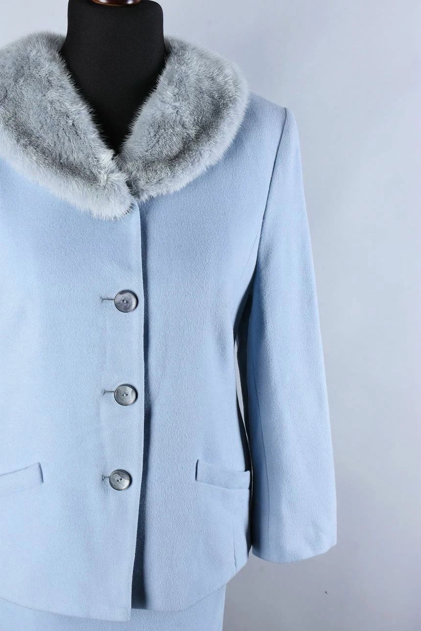 Givenchy Women's Selection de Givenchy Blue Fur Collar Skirt Suit Size M / US 6-8 / IT 42-44 - 2 Thumbnail