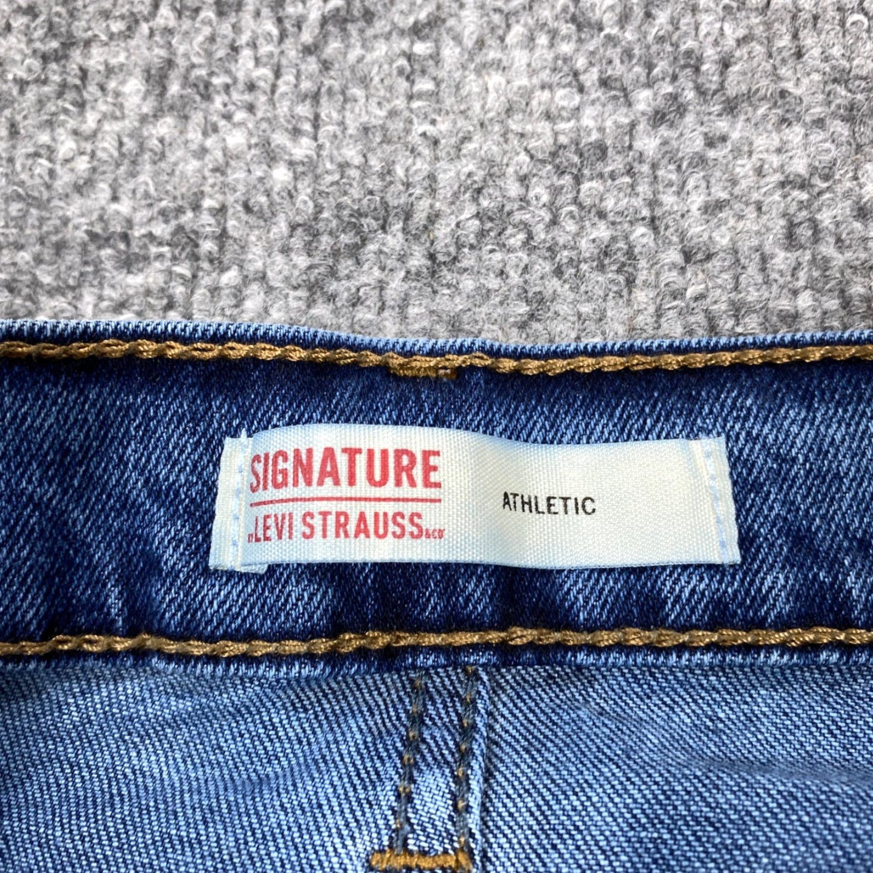 Vintage Signature by Levi Strauss Athletic Jeans Men 42x30 Blue Stretch Denim Jeans Straight Mid 5-Pocket Blue Mens Size US 42 / EU 58 - 6 Thumbnail