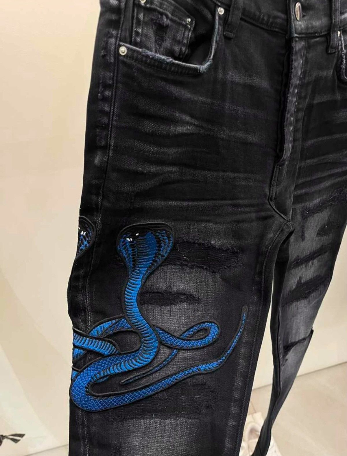 Amiri Amiri snake embroidered jeans Size US 32 / EU 48 - 2 Thumbnail
