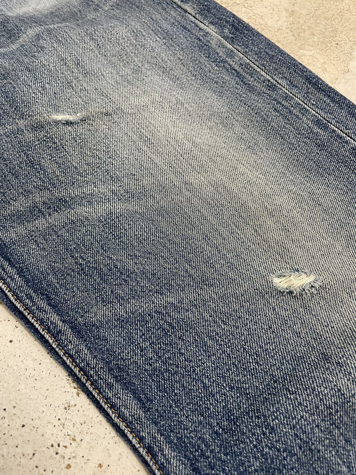 Levi's × Vintage Vintage Y2K Levis 501 Whisker Light Wash Minor Distressed Size US 32 / EU 48 - 7 Thumbnail