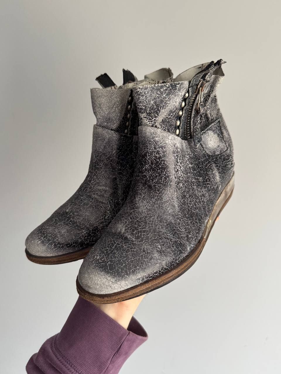 A.S.98 A.S.98 Airstep Metallic Distressed Leather Ankle Boots Size US 7 / IT 37 - 4 Thumbnail