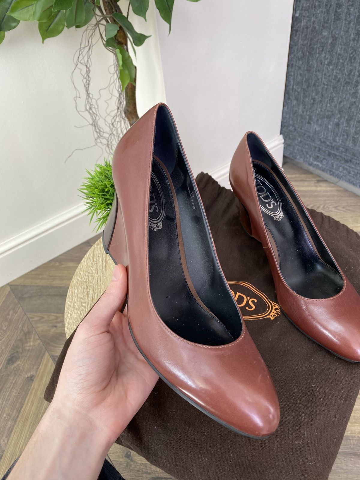 Tod's Vintage Tod's Women's Slip On Burgundy Leather Wedge Pump Size US 9 / IT 39 - 6 Thumbnail