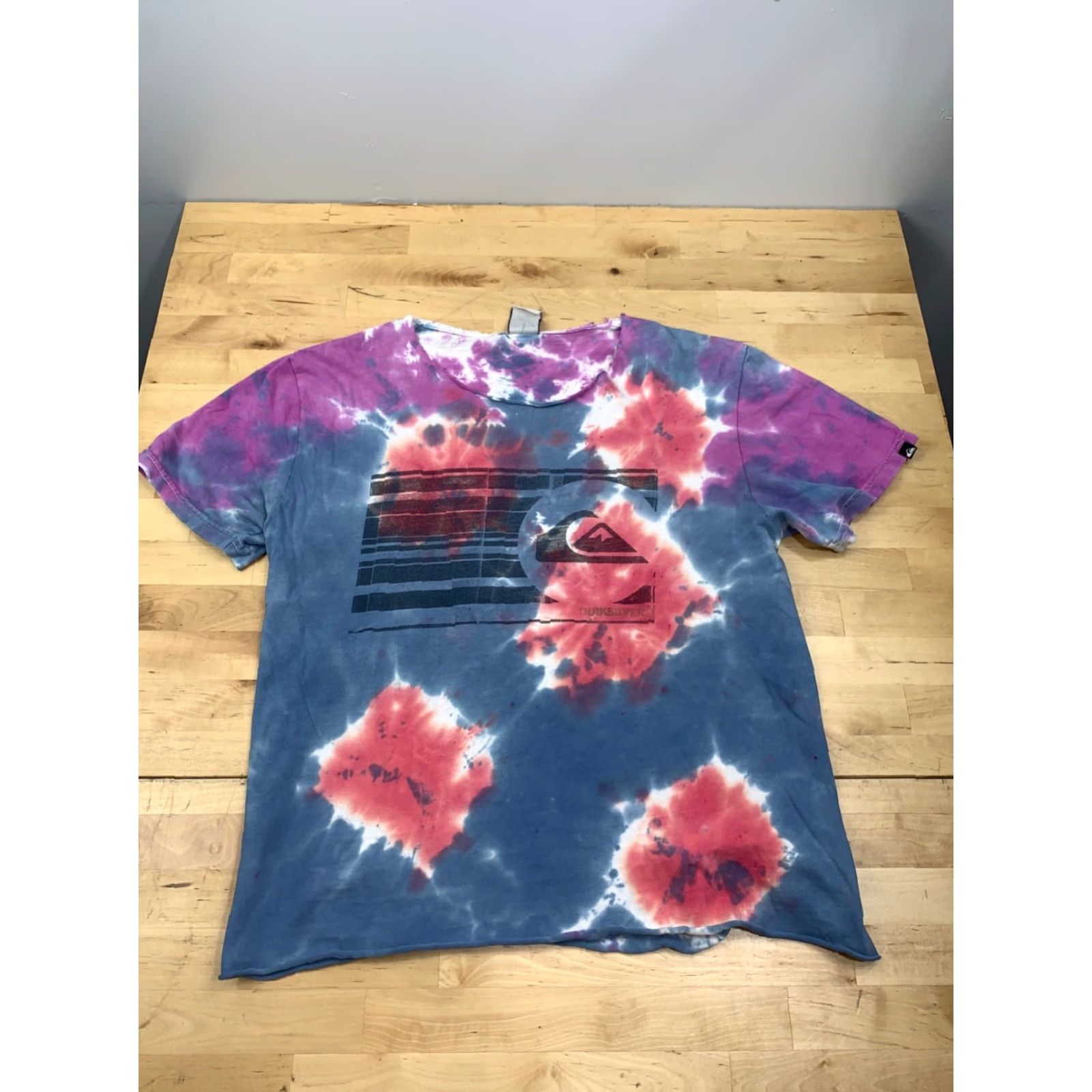 Quiksilver Womens Quiksilver T Shirt Short Sleeve Multicolor Beach S Surf Tie Dye Size S / US 4 / IT 40 - 2 Thumbnail