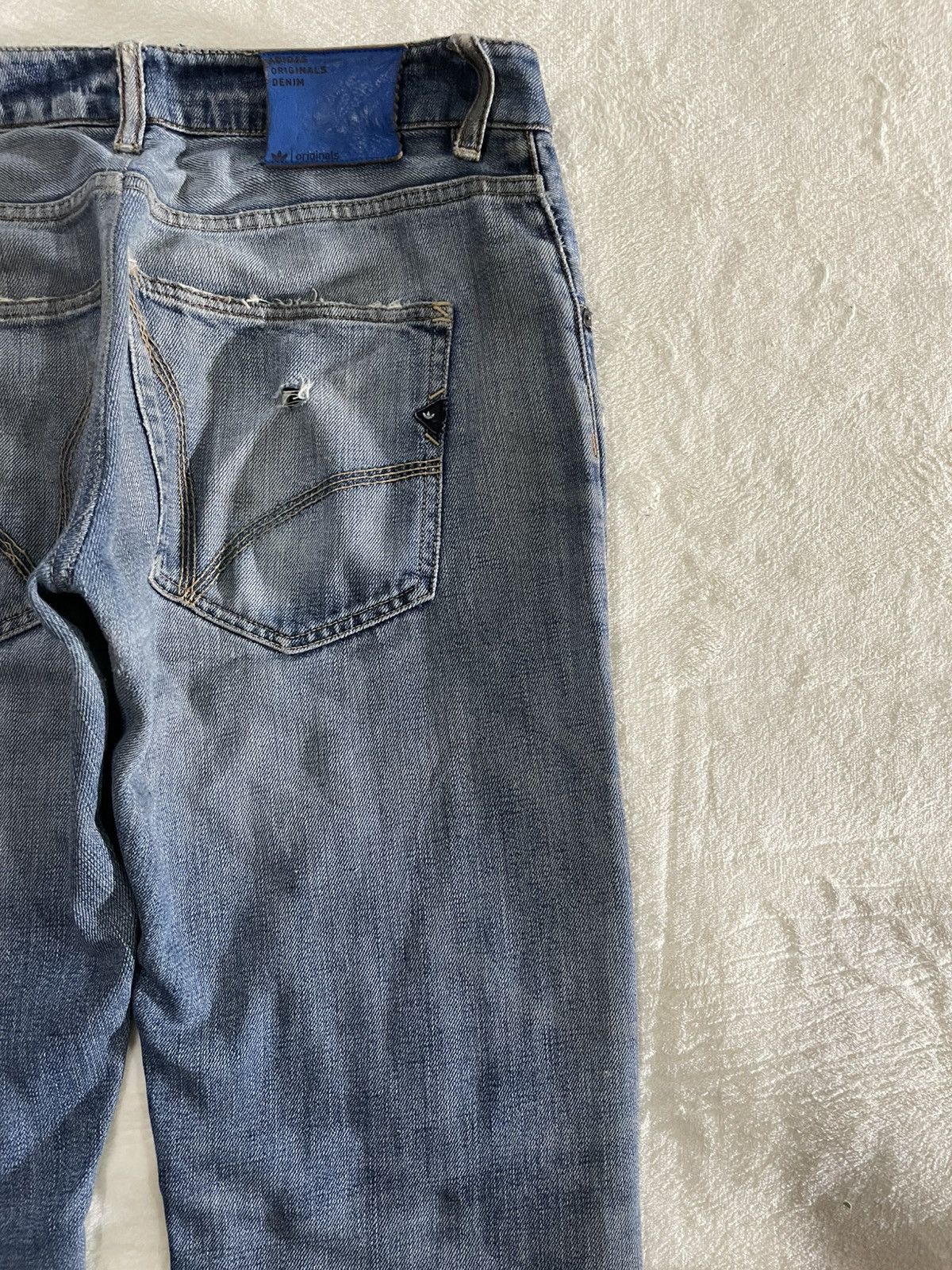 Adidas Vintage Adidas Faded Distress Blue Denim Jeans Size US 33 - 14 Thumbnail