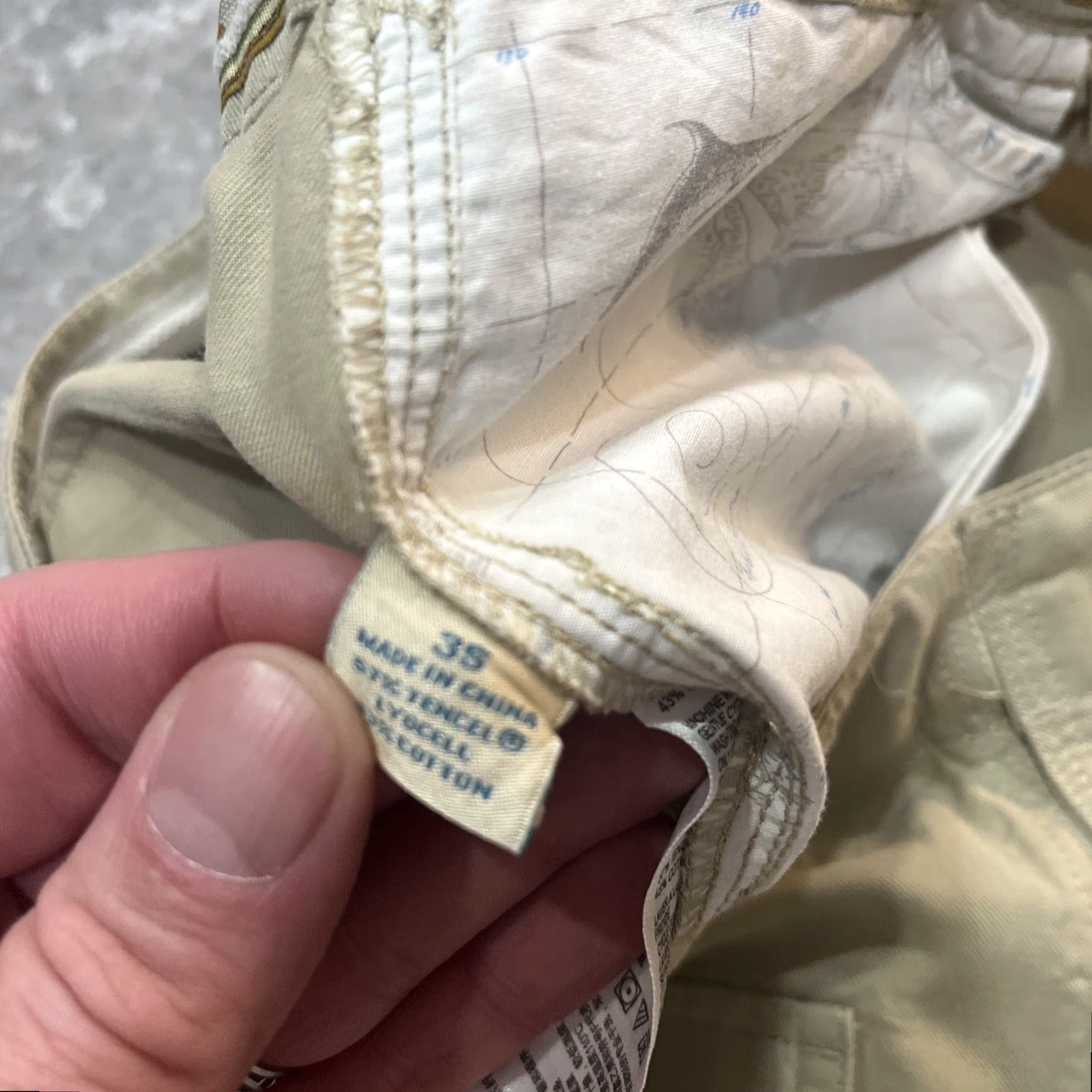 Tommy Bahama Tommy Bahama Chino Shorts Beige Tan 35 Relaxed Flat Front Belt Loops Cargo Pockets Cotton Blend Tencel Casual Men Size US 35 - 3 Thumbnail