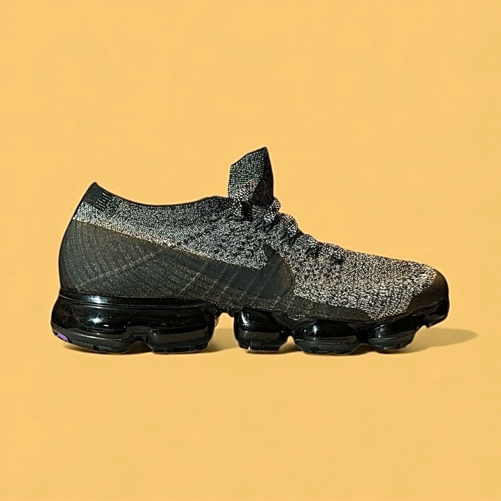 Nike Nike Air Vapormax 2.0 Oreo Size US 9.5 / EU 42-43 - 2 Thumbnail