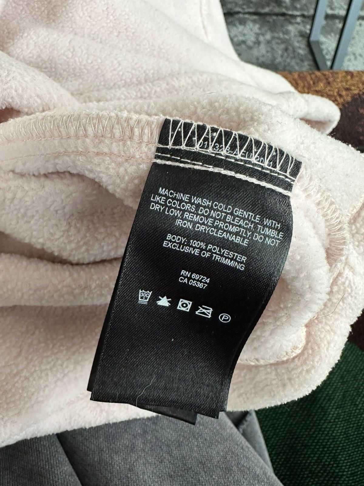 Columbia × Kith One accessory is missing from the hood line. Size US L / EU 52-54 / 3 - 8 Thumbnail