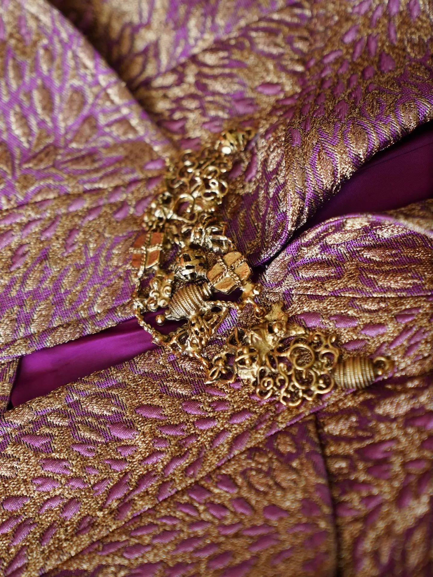 Christian Lacroix Christian Lacroix 1995 FW 2pc Wool Suit Gold-Embroidered Size XS / US 0-2 / IT 36-38 - 3 Thumbnail