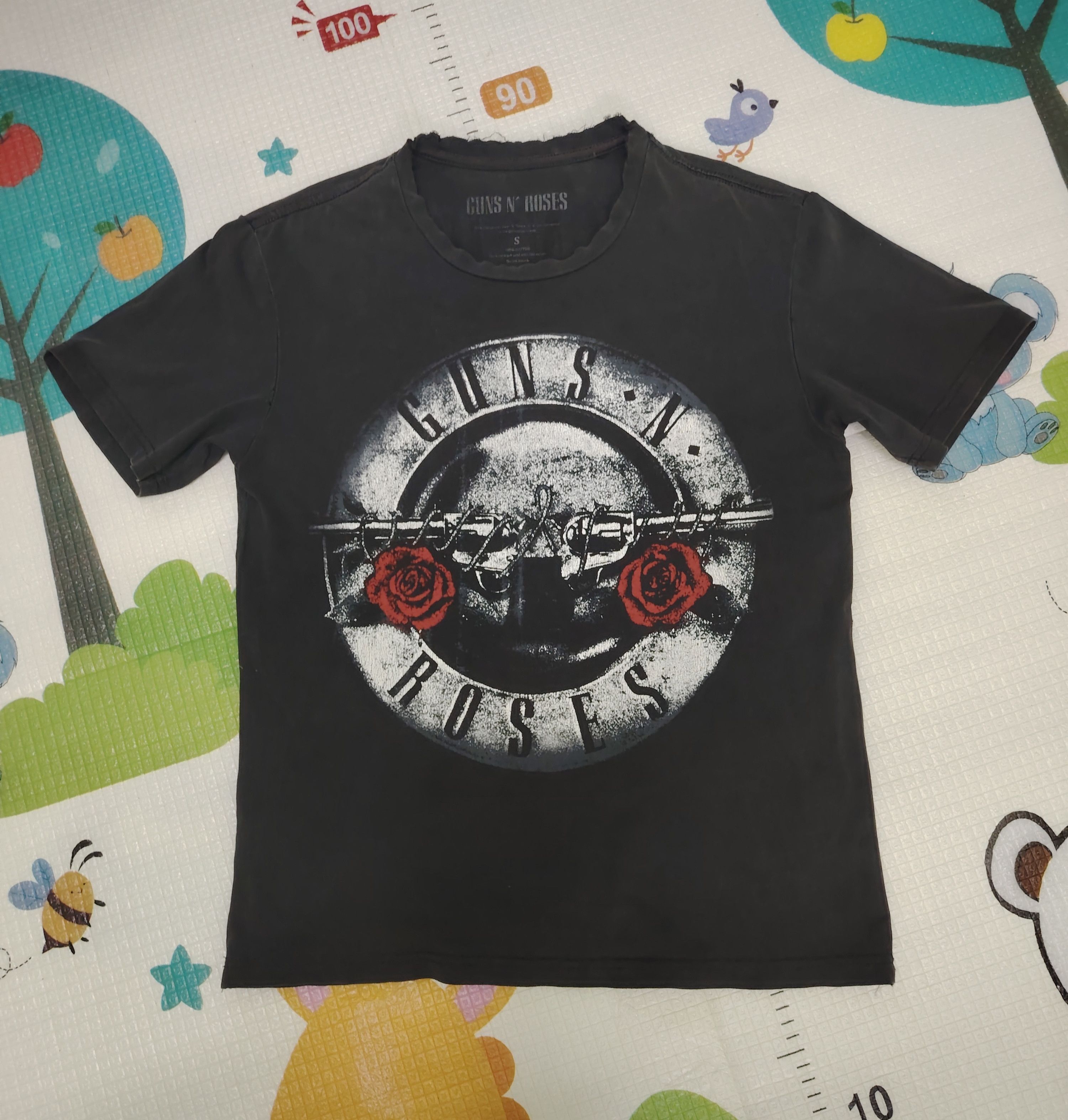 Guns N' Roses Vintage Distressed Guns N’ Roses Faded Black T-Shirt Size US S / EU 44-46 / 1 - 1 Thumbnail