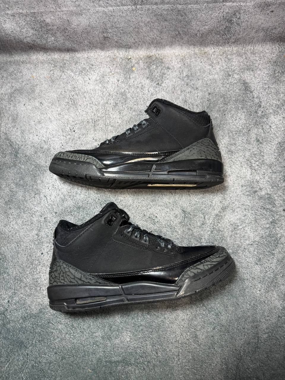 Jordan Brand Size 7Y | Jordan 3 Black Cat No Box | Pre-Owned Size US 7 / EU 40 - 5 Thumbnail