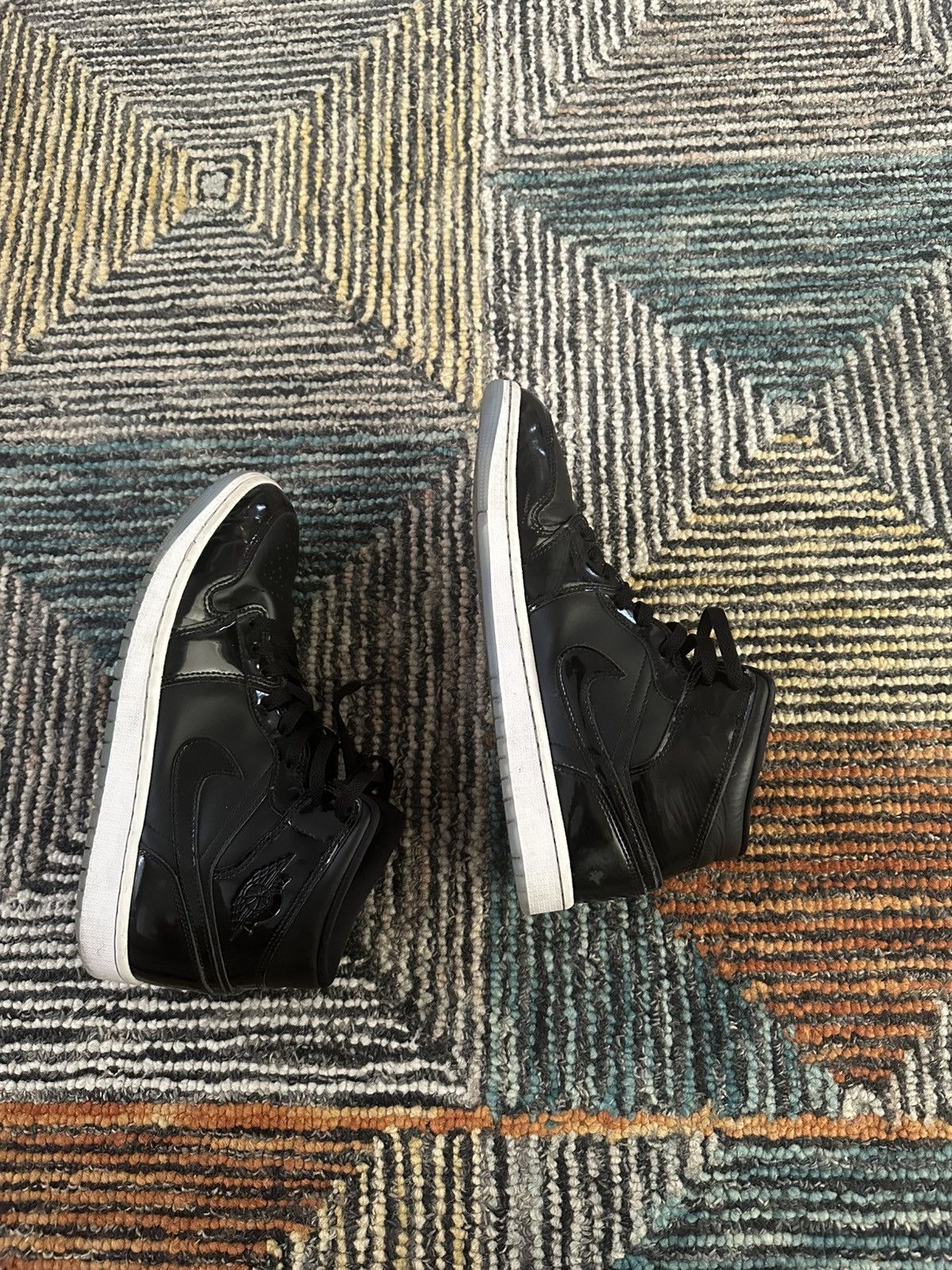 Jordan Brand Jordan 1s Size US 10.5 / EU 43-44 - 3 Thumbnail