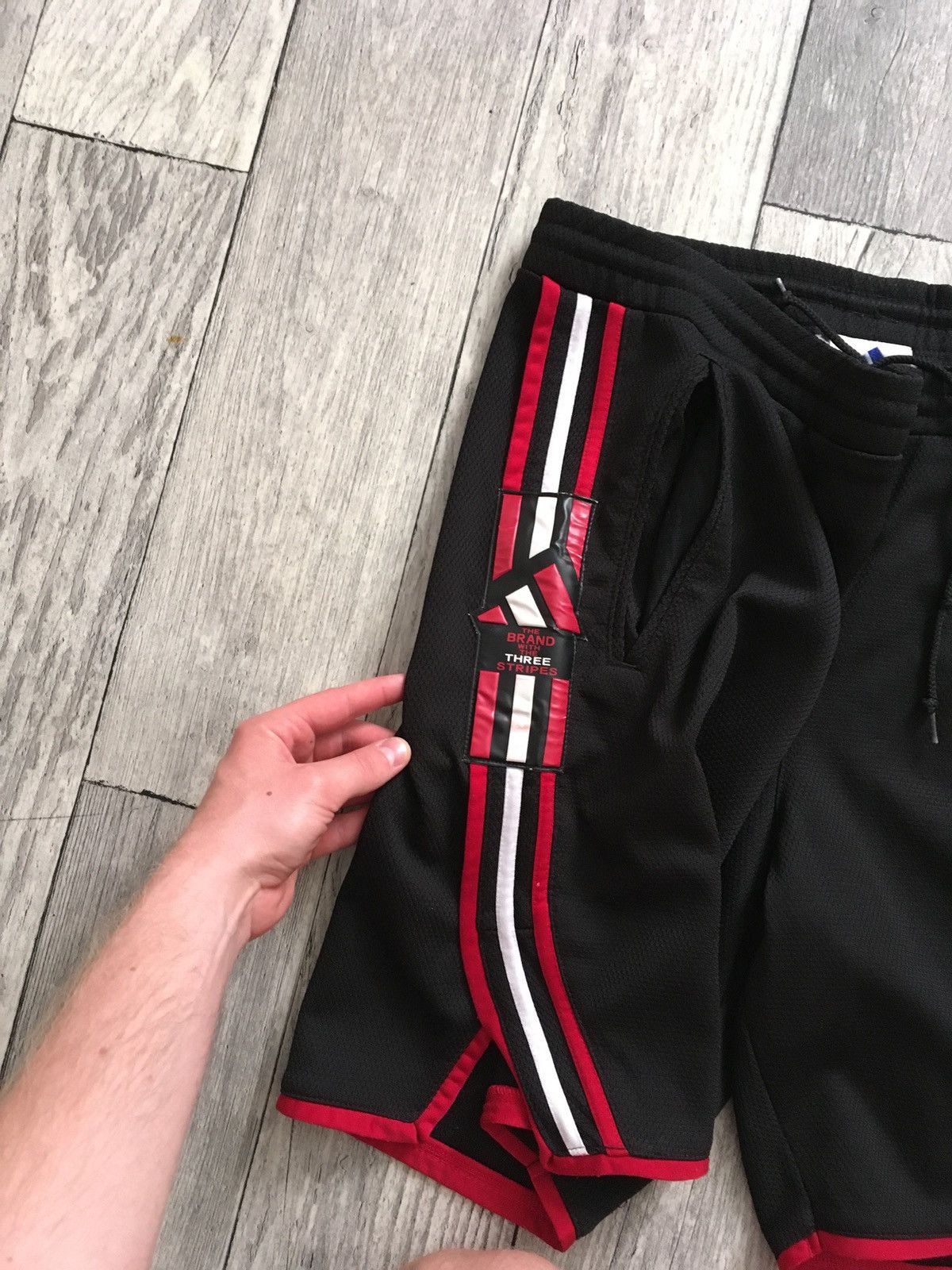 Adidas × Vintage Vintage retro 90’s Adidas 3 stripes shorts XL y2k cargo eqt Size US 36 / EU 52 - 4 Thumbnail