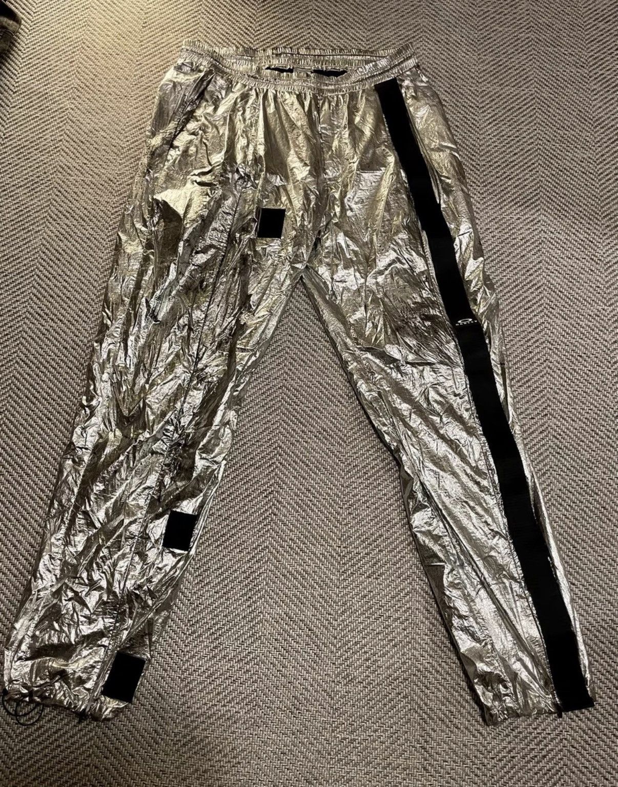 Oakley OAKLEY x SAMUEL ROSS Silver Joggers, Track Pants K24 Size US 34 / EU 50 - 1 Thumbnail