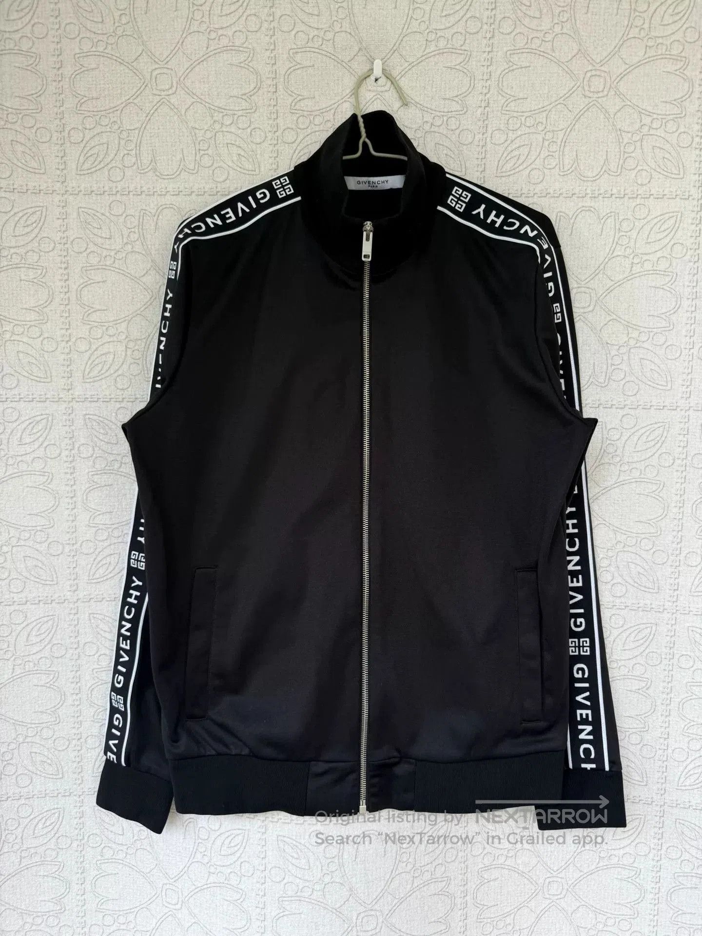 Givenchy Givenchy Logo Jacket in Size Small. Size US S / EU 44-46 / 1 - 1 Thumbnail