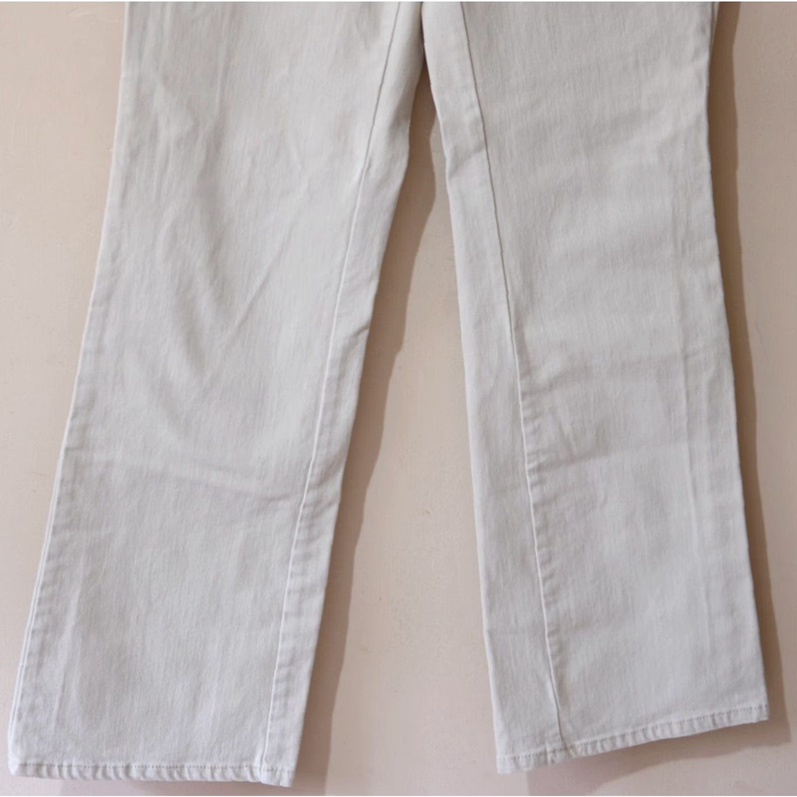Vintage St. John's Bay Jeans Bootcut Stretch Beige Women's 6 Regular Inseam 30-1/2" Rise 10-3/4" 5-Pocket Denim Pocket Style: 5-Pocket Design Size 28" / US 6 / IT 42 - 4 Thumbnail