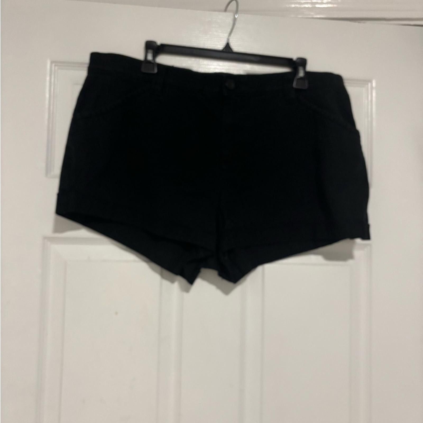Other Classic Black Women's Shorts Size 36" / US 14 / IT 50 - 2 Thumbnail