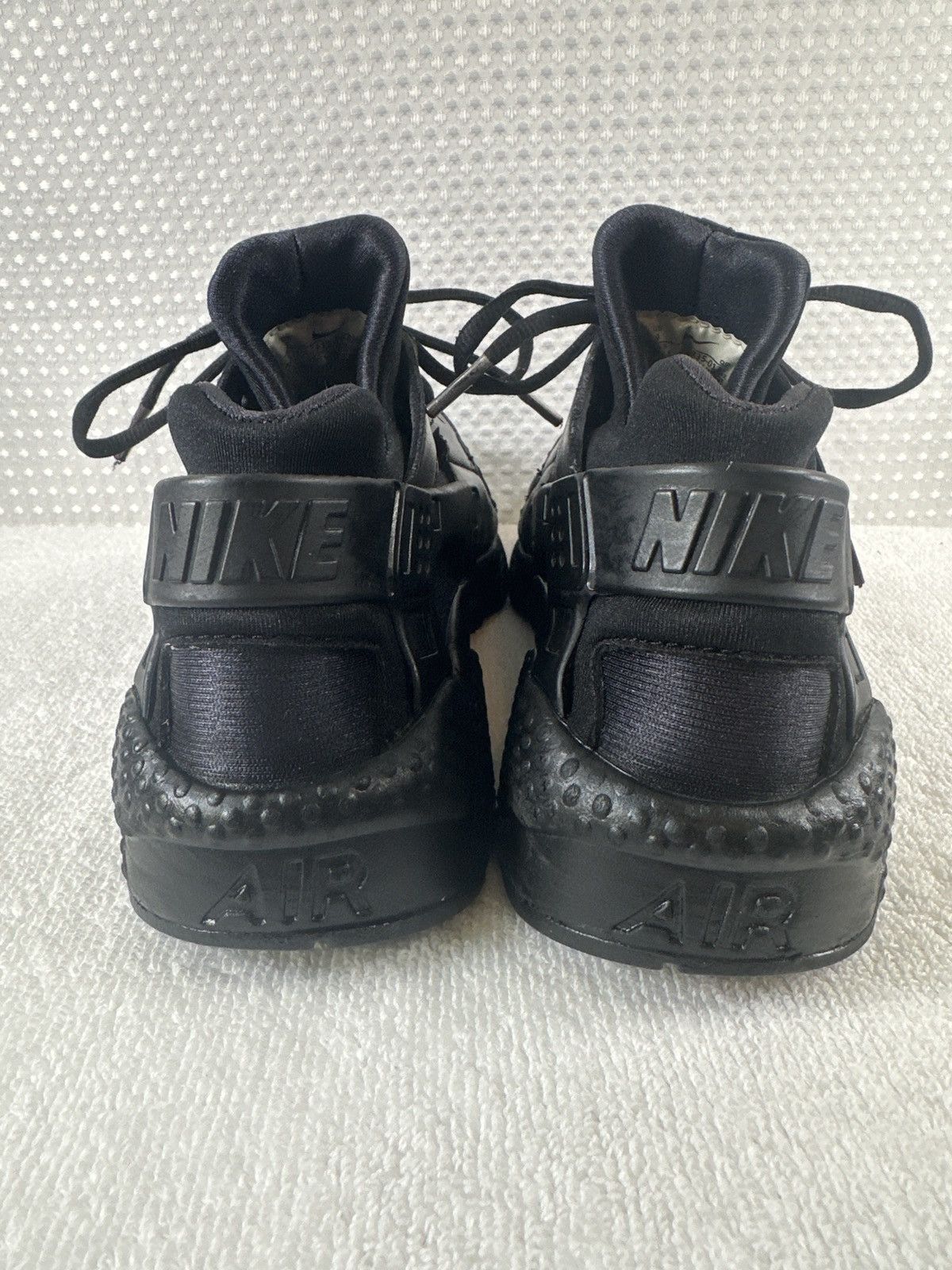 Nike Nike Air Huarache Run Triple Black Ladies Shoes Size US 9 / EU 42 - 6 Thumbnail