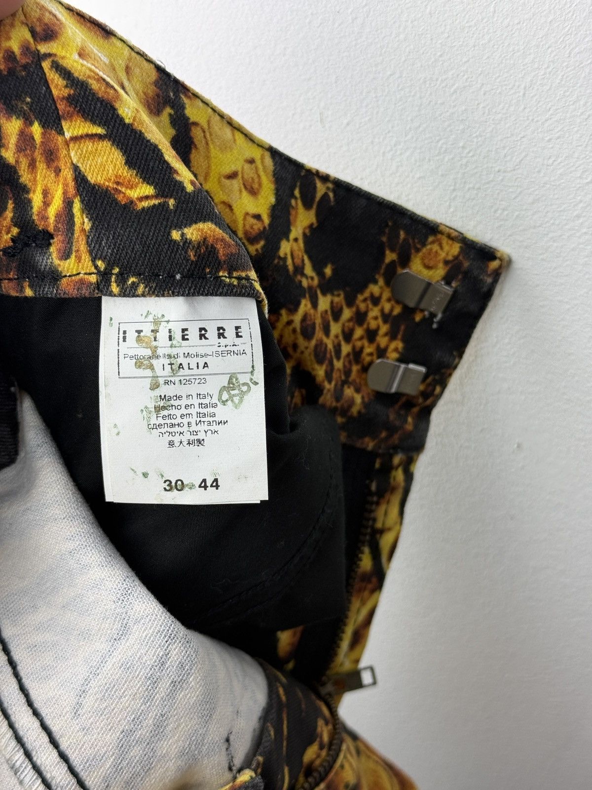 Just Cavalli RARE Just Cavalli Serpent Swirl Belted Jeans Size US 30 / EU 46 - 8 Thumbnail