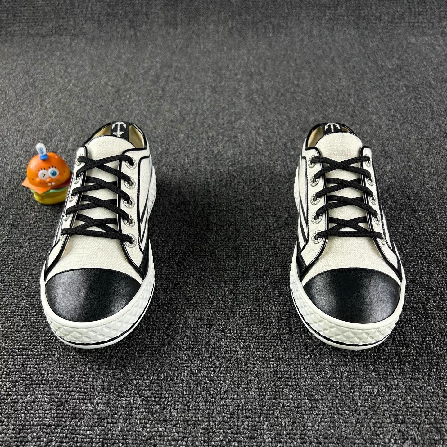 Chanel Chanel Double C Sneakers EUR 37 Size US 6 / IT 36 - 2 Thumbnail