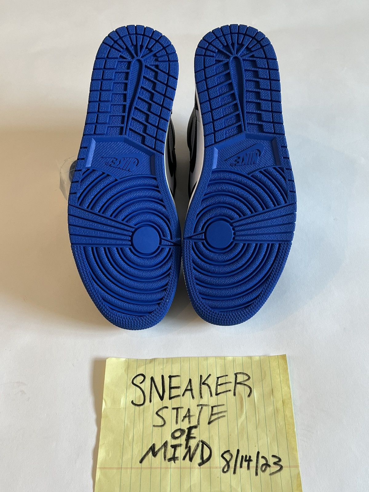 Jordan Brand × Nike BRAND NEW AIR JORDAN 1 RETRO HIGH OG “ROYAL TOE” SIZE: 11 Size US 11 / EU 44 - 6 Thumbnail