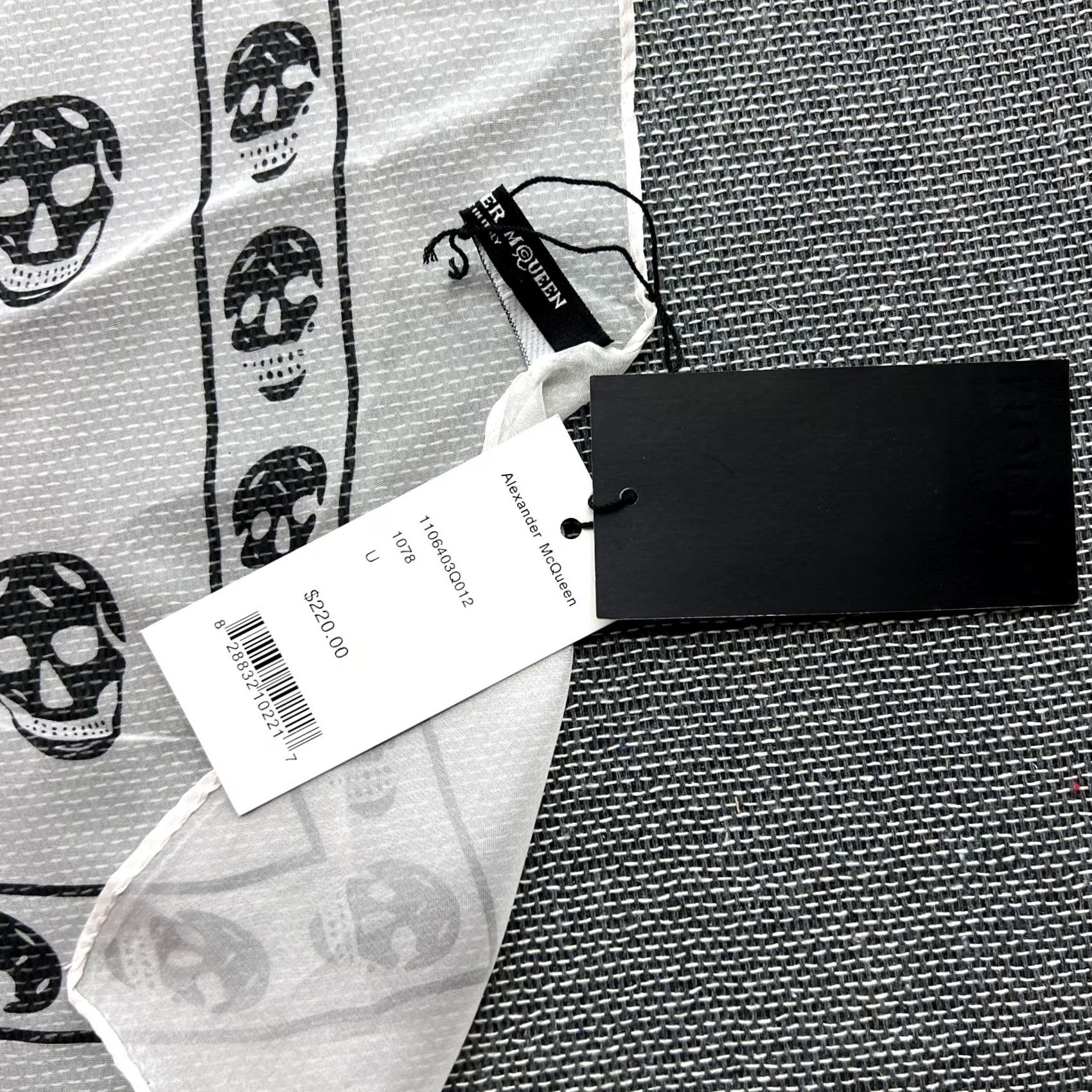 Alexander McQueen Alexander McQueen Skull Print Silk Scarf Black White Gothic Made in Italy Size ONE SIZE - 3 Thumbnail