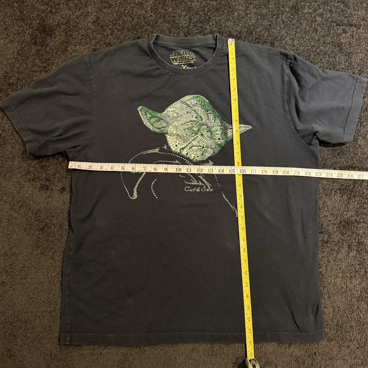 Marc Ecko 2008 Marc Ecko Cut & Sew Rhinestone Yoda Star Wars Tshirt Size US XL / EU 56 / 4 - 8 Thumbnail