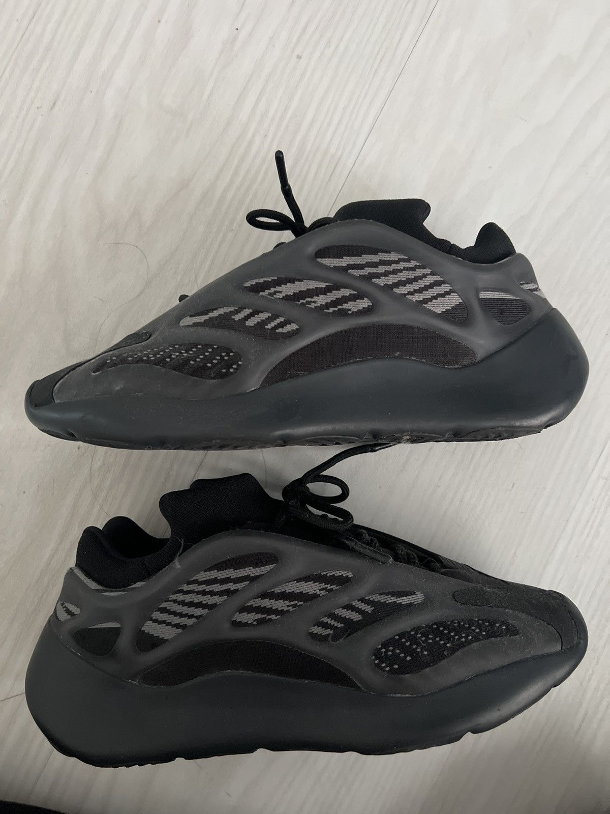 Yeezy Yeezy 700 “dark glow” Size US 9 / EU 42 - 1 Thumbnail