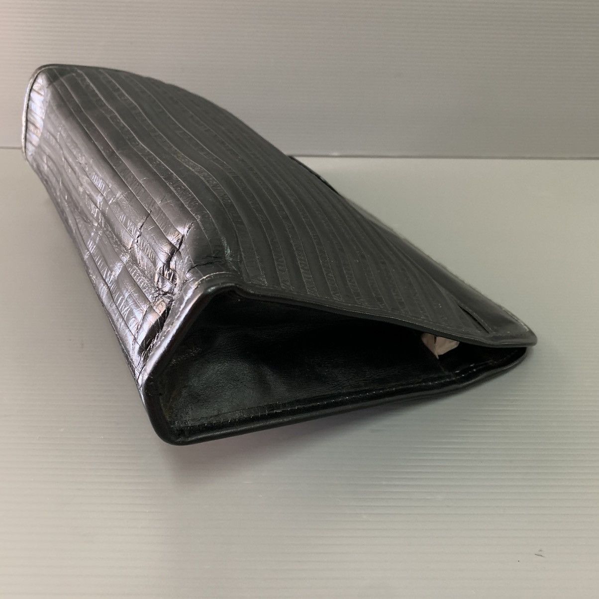Mario Valentino 🔥‼️FAST SALE‼️🔥Authentic Mario Valentino Leather Clutch Bag Size ONE SIZE - 5 Thumbnail