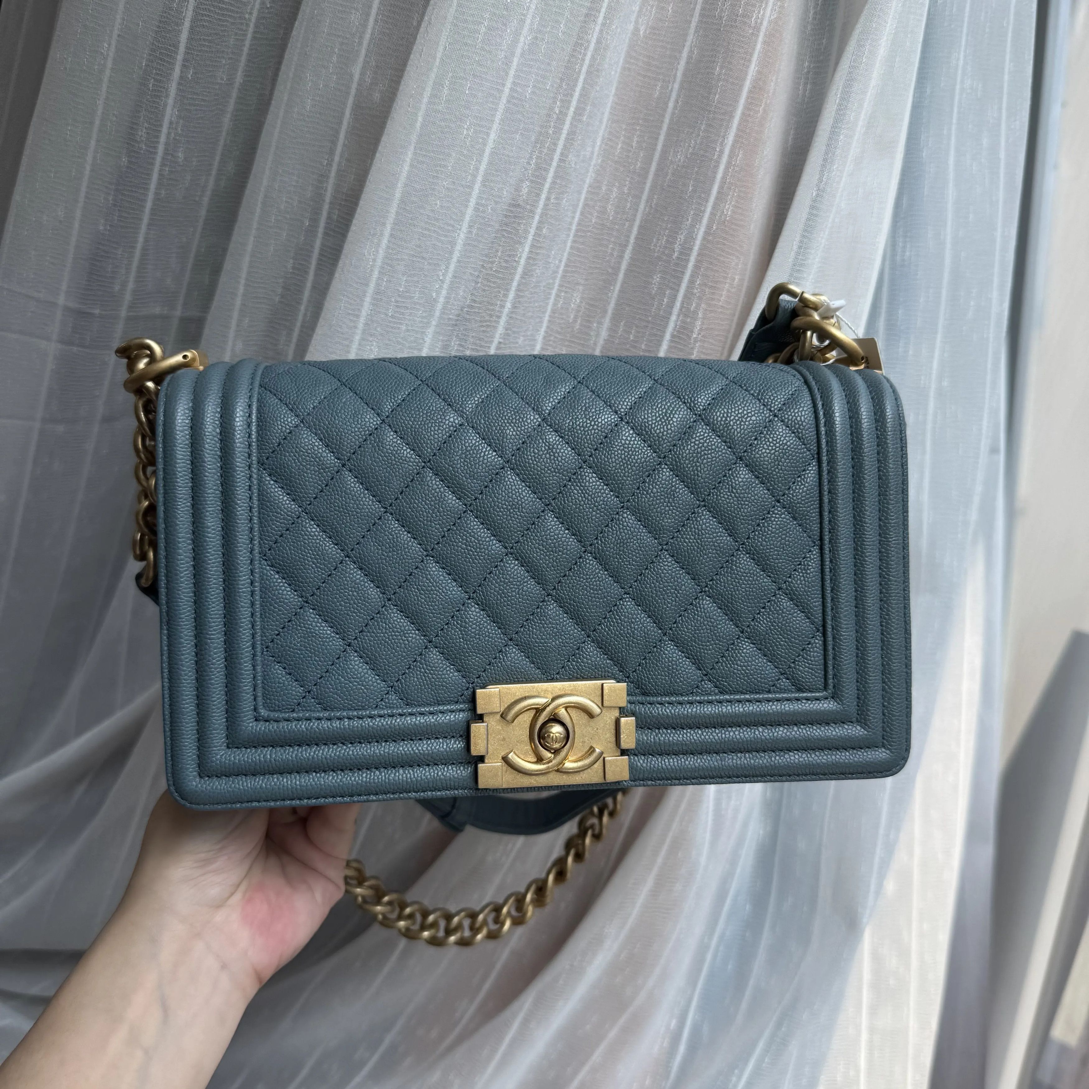 Chanel Pre-loved Bag Very good condition Size ONE SIZE - 1 Thumbnail