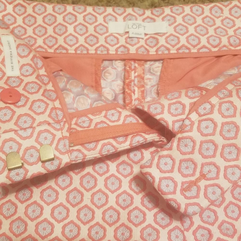 Designer Loft by Ann Taylor The Riviera Short Size 4 Size 27" / US 4 / IT 40 - 2 Thumbnail