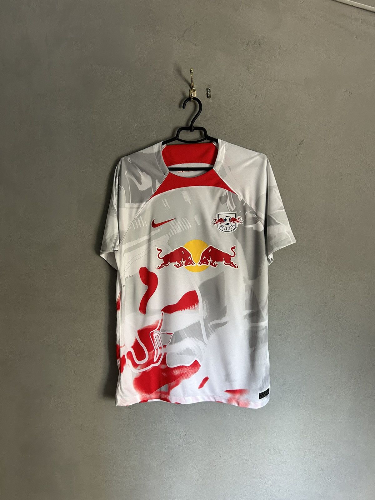 Nike Red Bull Leipzig Home 2022-23 jersey Size US L / EU 52-54 / 3 - 1 Thumbnail