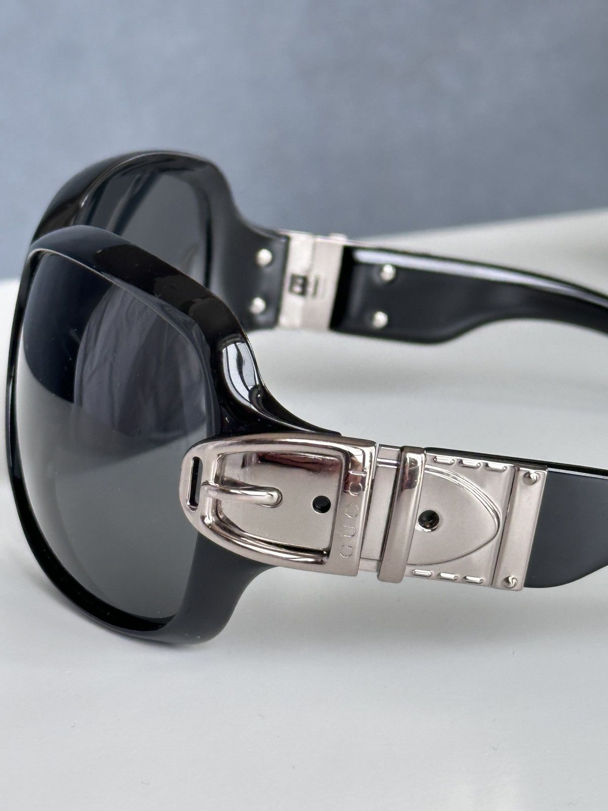 Gucci GUCCI Shield Buckle Logo Oversized Black Sunglasses GG2591/S Size ONE SIZE - 3 Thumbnail