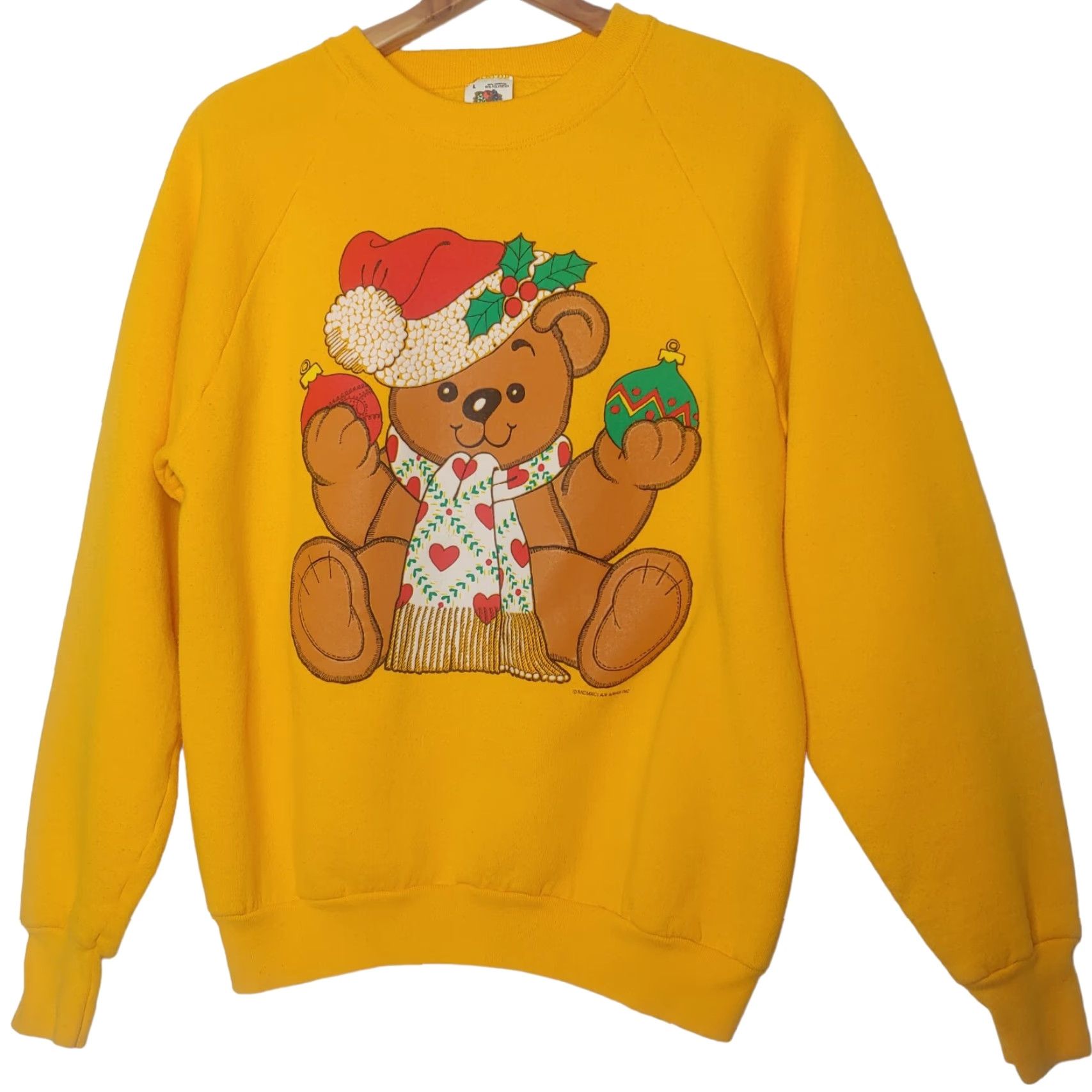 Fruit Of The Loom VINTAGE 1990s Christmas Sweatshirt Bear Large Yellow Heart Scarf Santa Airwaves Size US L / EU 52-54 / 3 - 2 Thumbnail