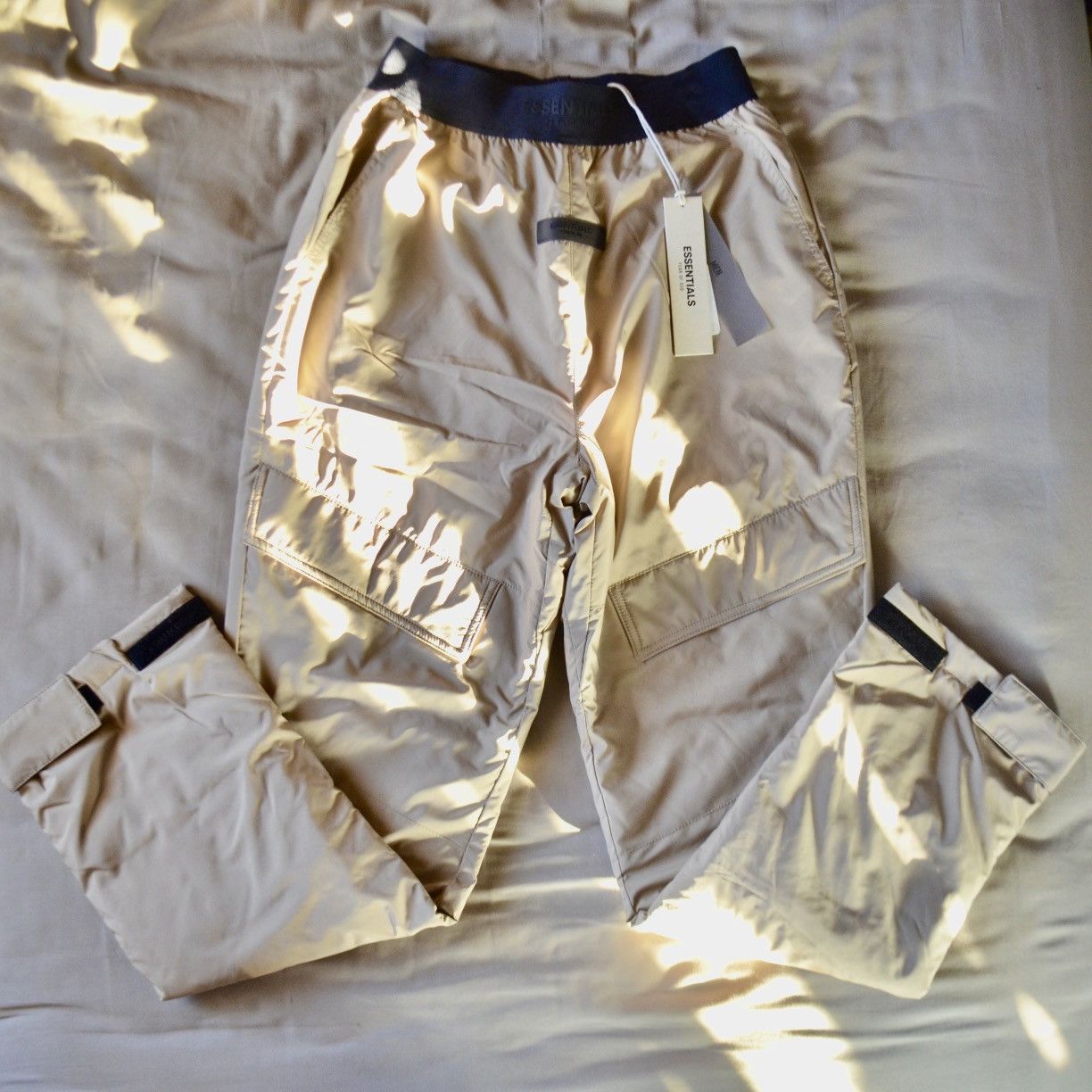 Fear of God NEW $150 XS Fear of God Essentials Polyester Storm Pant Oak Size US 26 / EU 42 - 2 Thumbnail