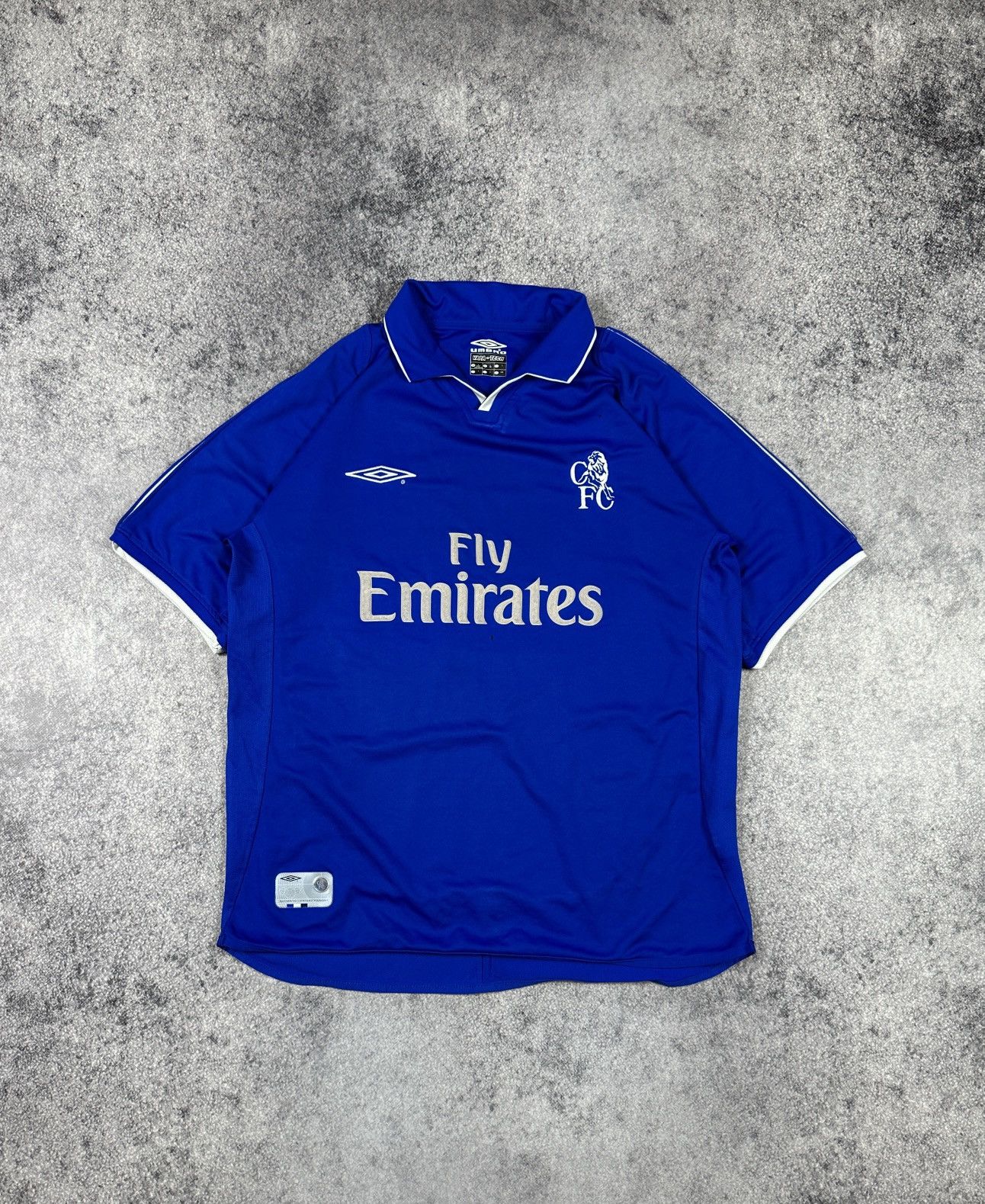 Umbro Vintage Umbro Chelsea Soccer Jersey Streetwear L Rare Casual Size US L / EU 52-54 / 3 - 1 Thumbnail
