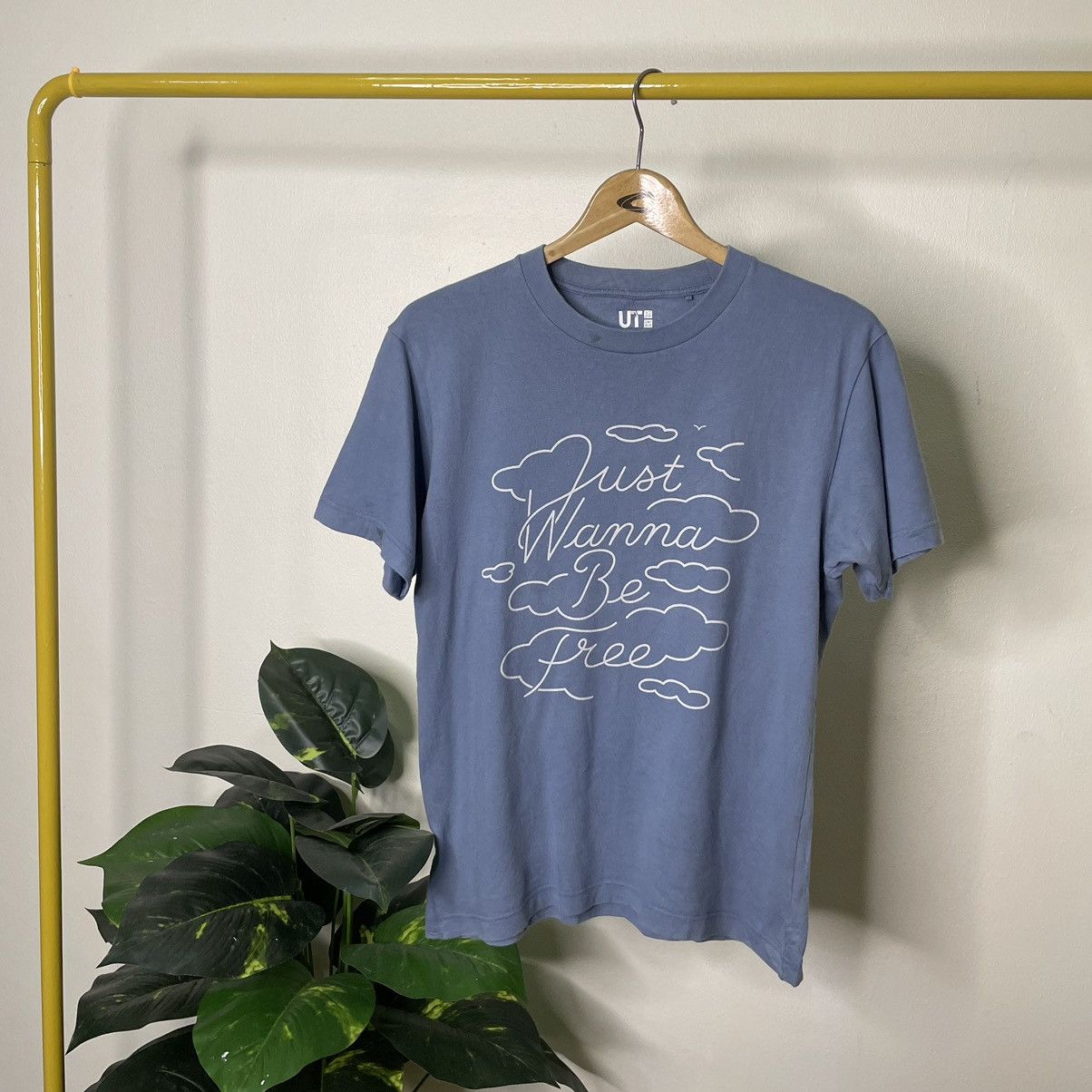 Designer × Uniqlo Pieter Ceizer x Uniqlo Just Wanna Be Free Collabs T Shirt Size US S / EU 44-46 / 1 - 1 Thumbnail
