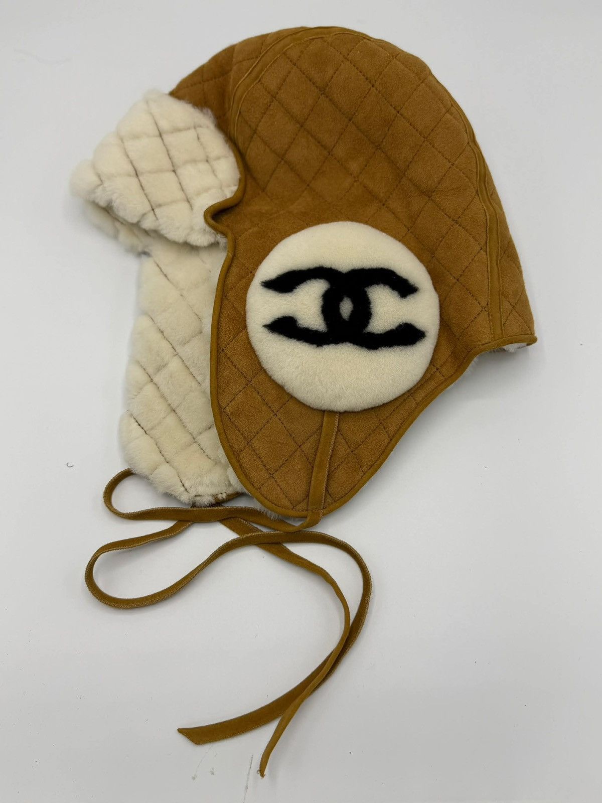Chanel VERY RARE 2023 Chanel Quilted Shearling trapper hat Size ONE SIZE - 1 Thumbnail